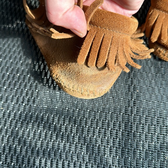 Minnetonka Kids Classic Fringe Softsole Boot. sz 1 (big kid) great shape! - Picture 7 of 9